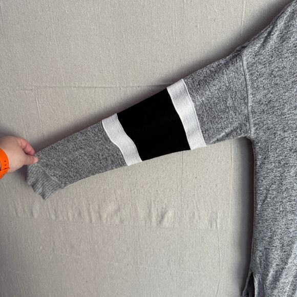 Maurices Lightweight Hoodie Size XS Gray Drawstring Long Sleeve Casual Top - Picture 4 of 12